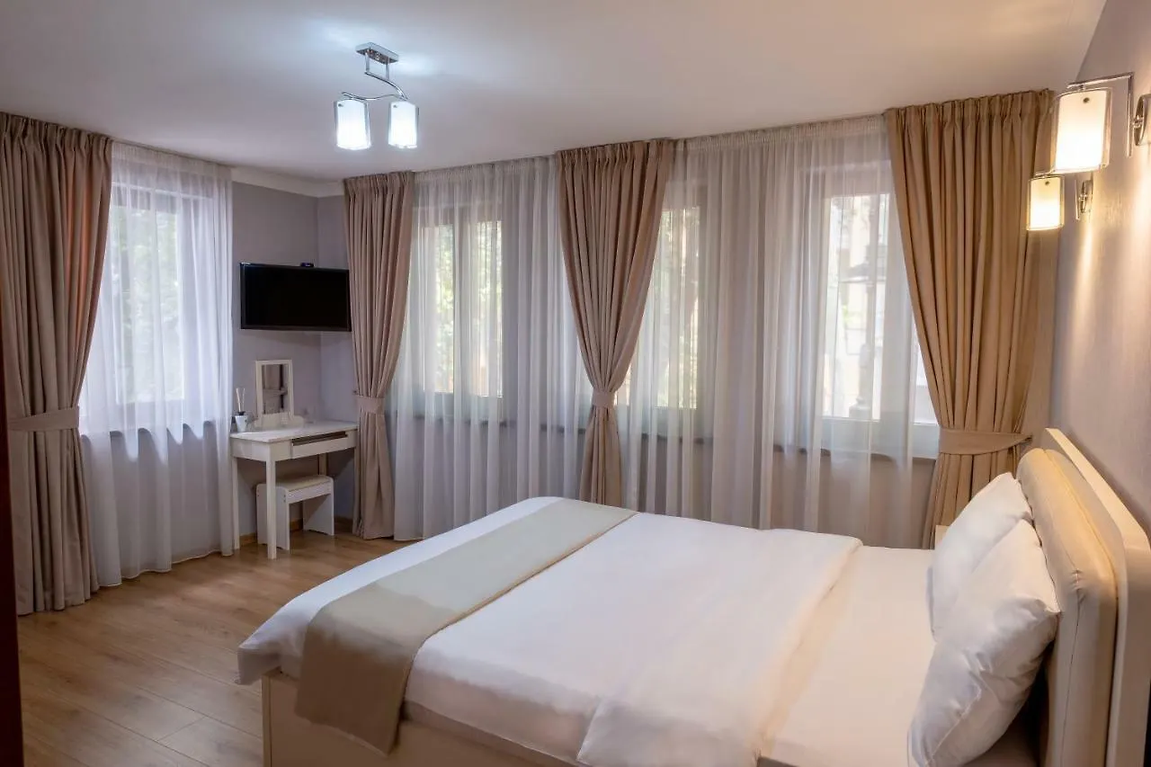Sama Grand Hotel Luna Tbilisi 3*,